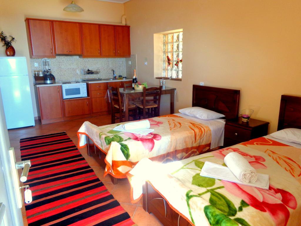 Makronas Apartments Karystos  Luaran gambar