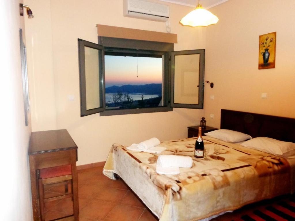 Makronas Apartments Karystos  Luaran gambar