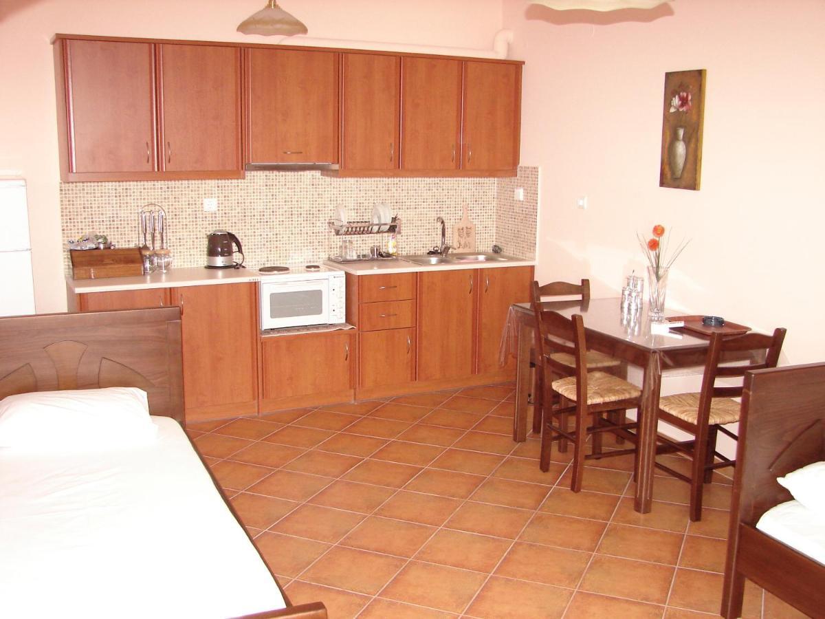 Makronas Apartments Karystos  Luaran gambar